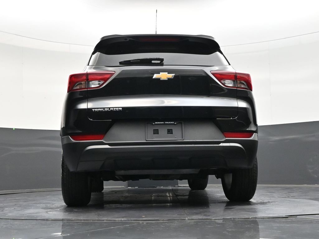 Used 2025 Chevrolet TrailBlazer LS FWD image 24