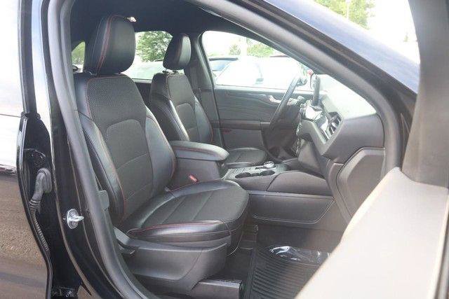 Used 2025 Ford Escape ST-Line AWD/4WD image 24