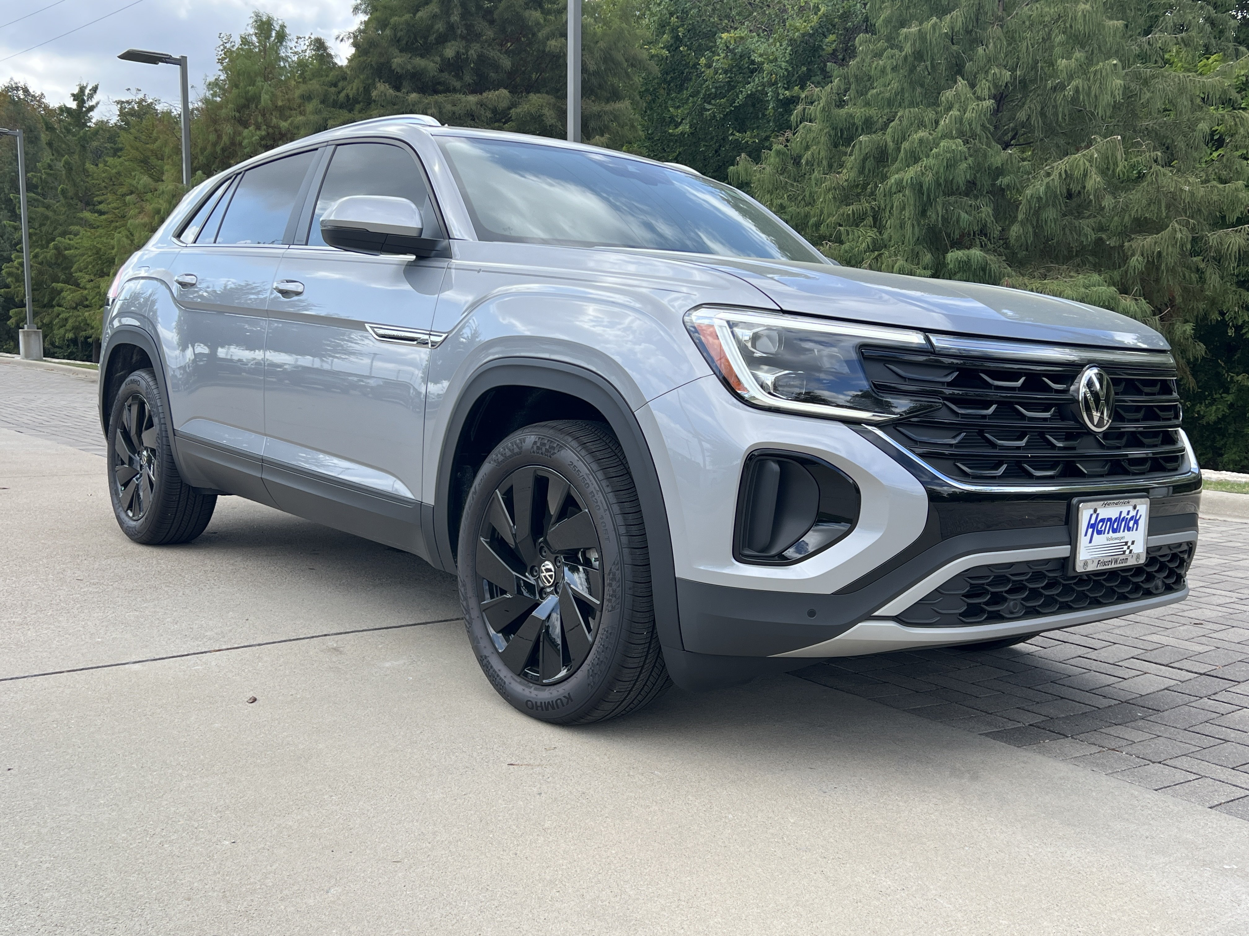 Certified 2026 Volkswagen Atlas Cross Sport SE FWD image 2