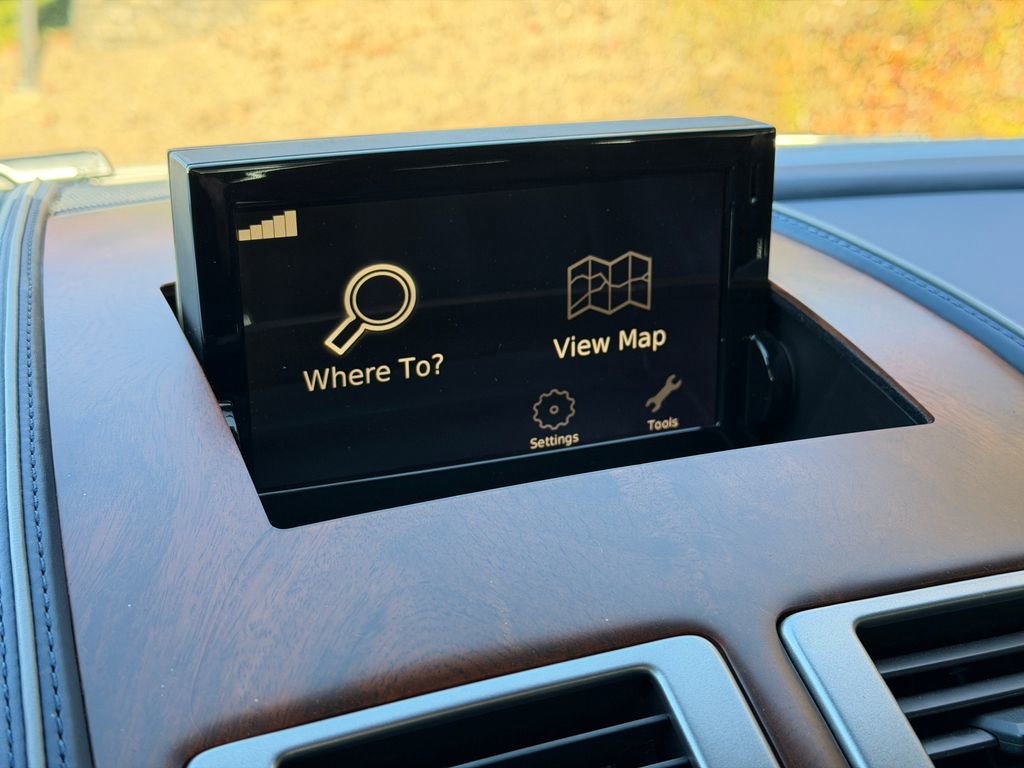 Used 2015 Aston Martin DB9 Coupe image 32