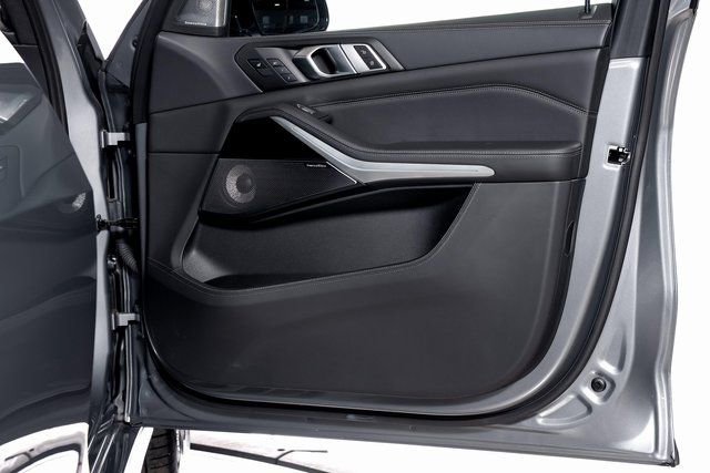 Used 2025 BMW ALPINA XB7 image 73