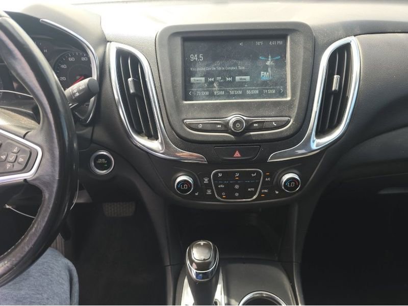 Used 2018 Chevrolet Equinox LT image 14