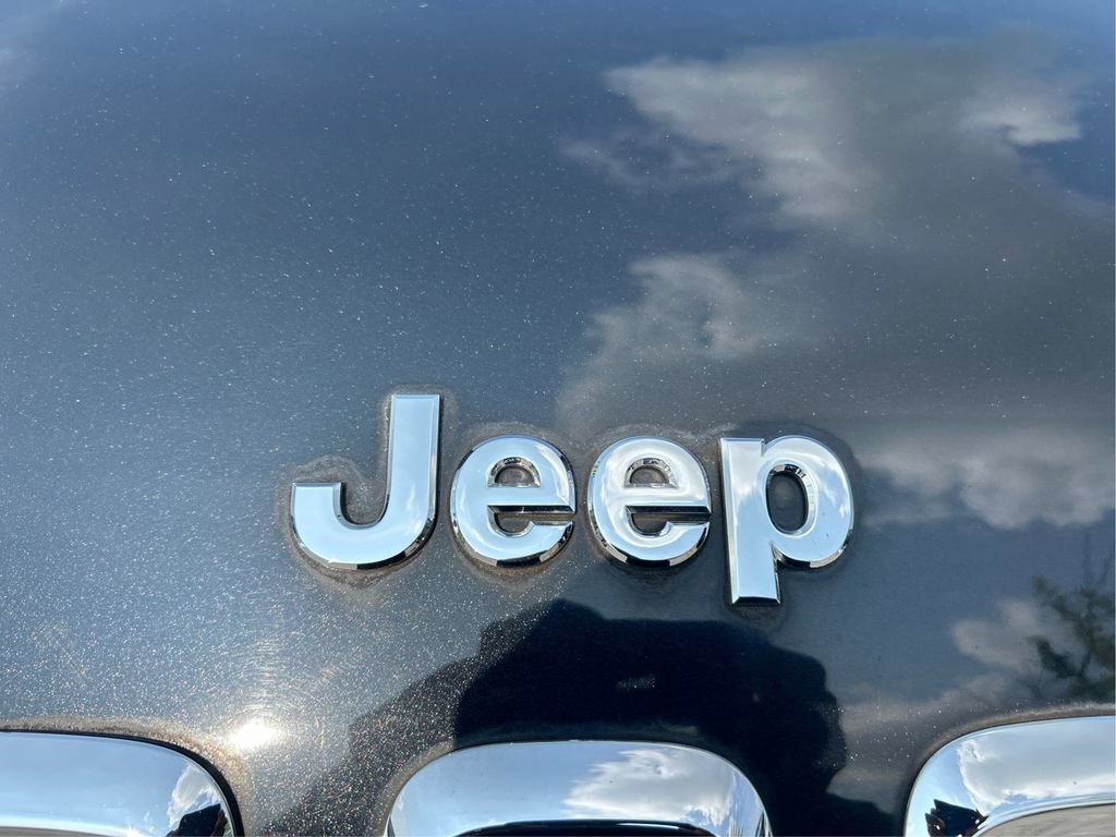 Used 2016 Jeep Cherokee Sport AWD/4WD image 34