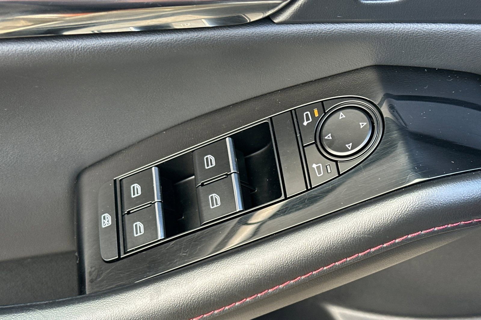 Used 2025 MAZDA CX-30 AWD 2.5 S w/ Preferred Package image 15