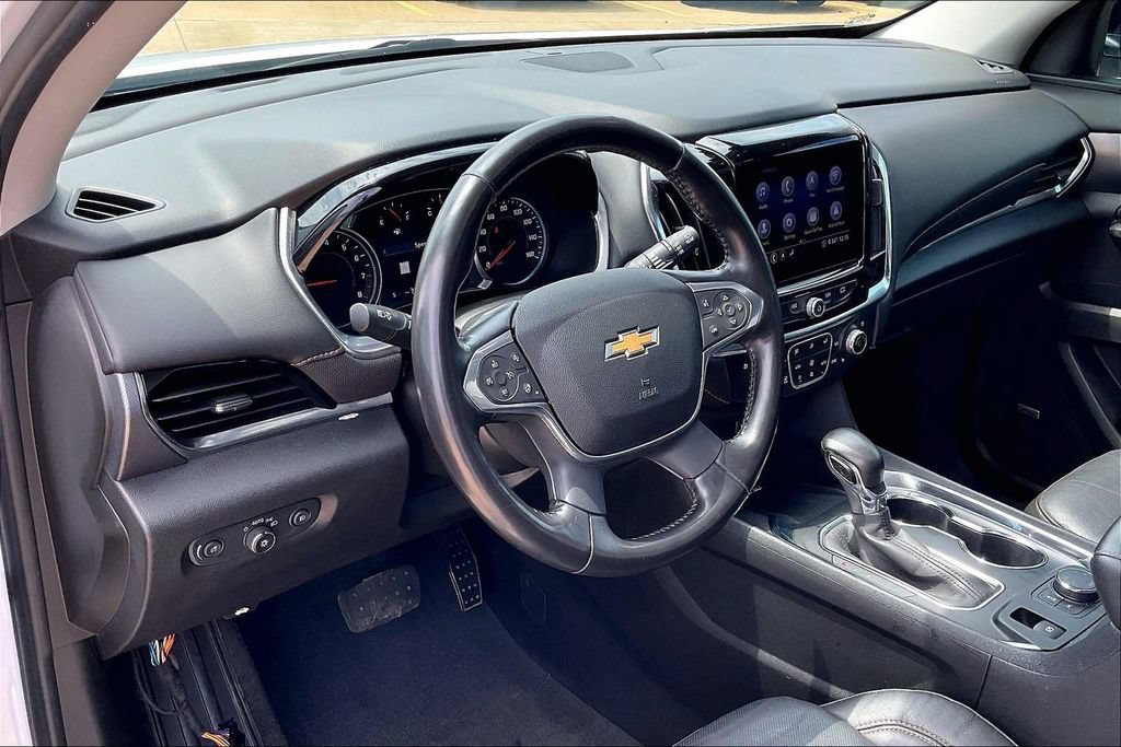 Used 2021 Chevrolet Traverse Premier w/ Redline Edition AWD/4WD image 13