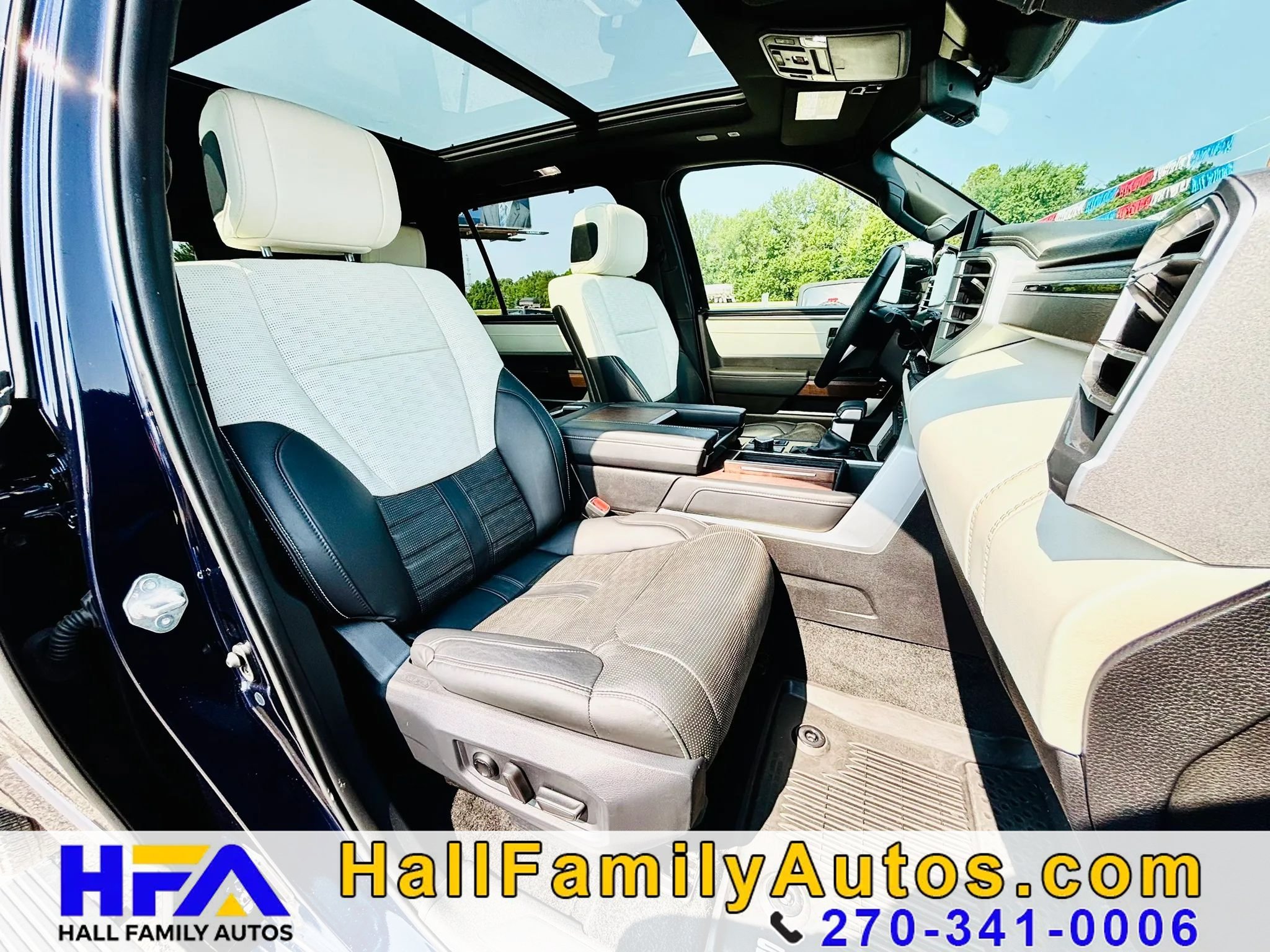 Used 2025 Toyota Sequoia Capstone AWD/4WD image 33
