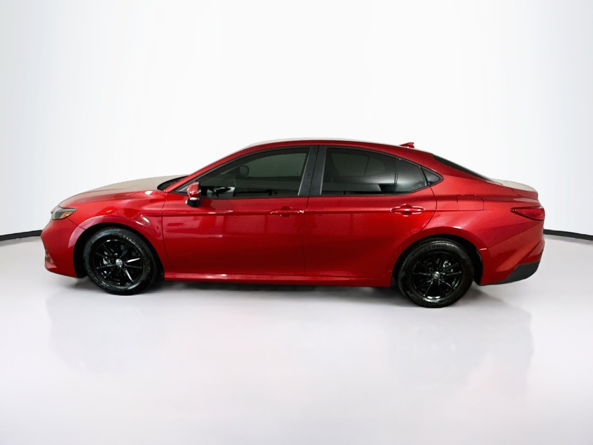 Used 2025 Toyota Camry LE FWD image 4