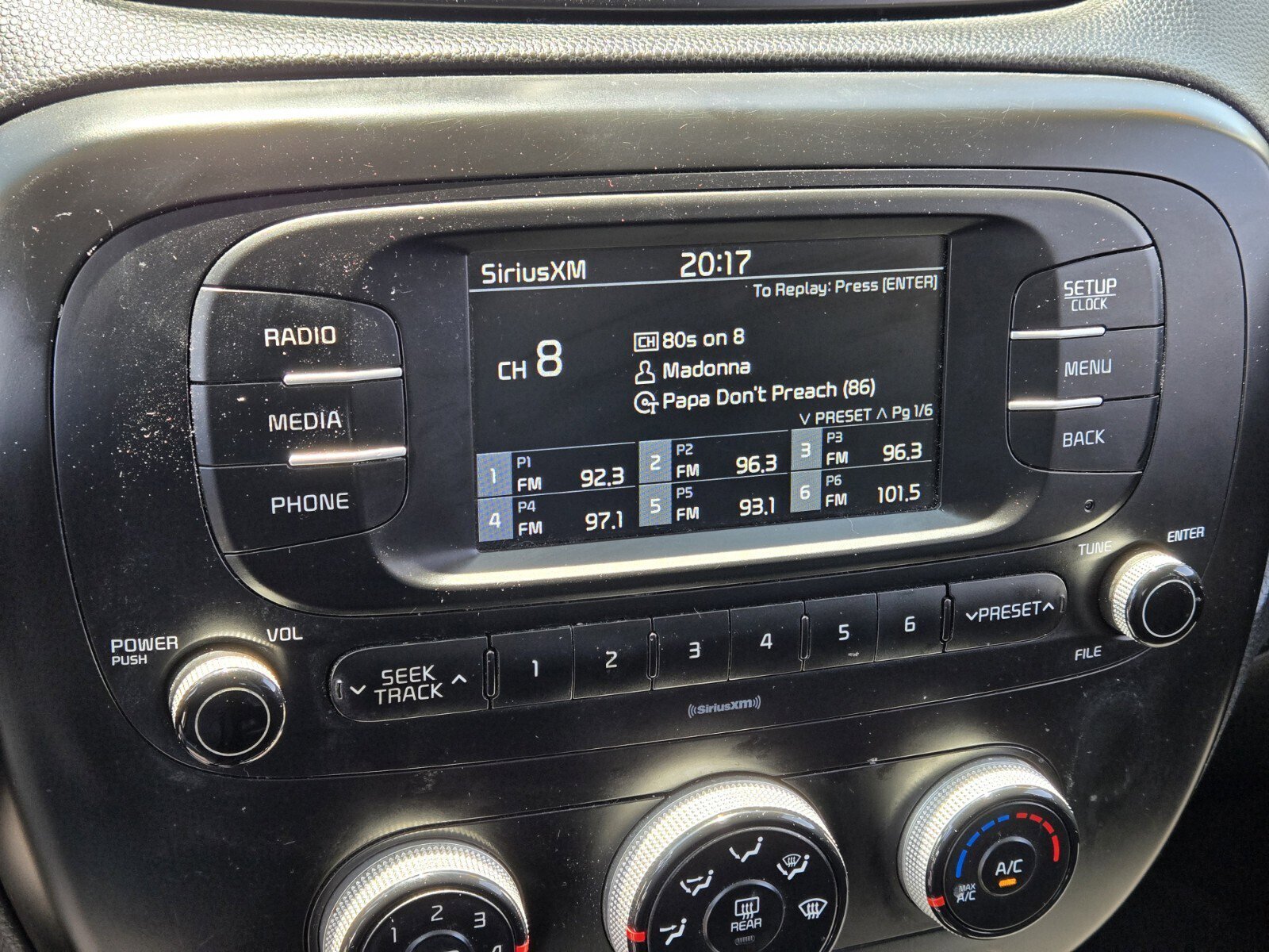 Used 2018 Kia Soul FWD image 17