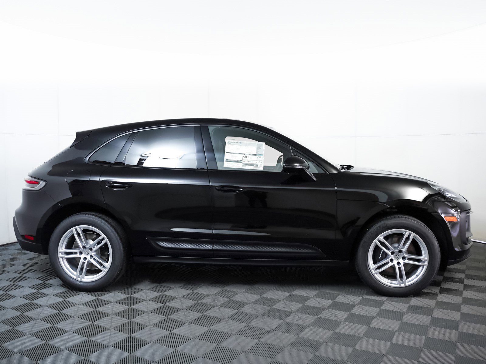 New 2026 Porsche Macan image 9