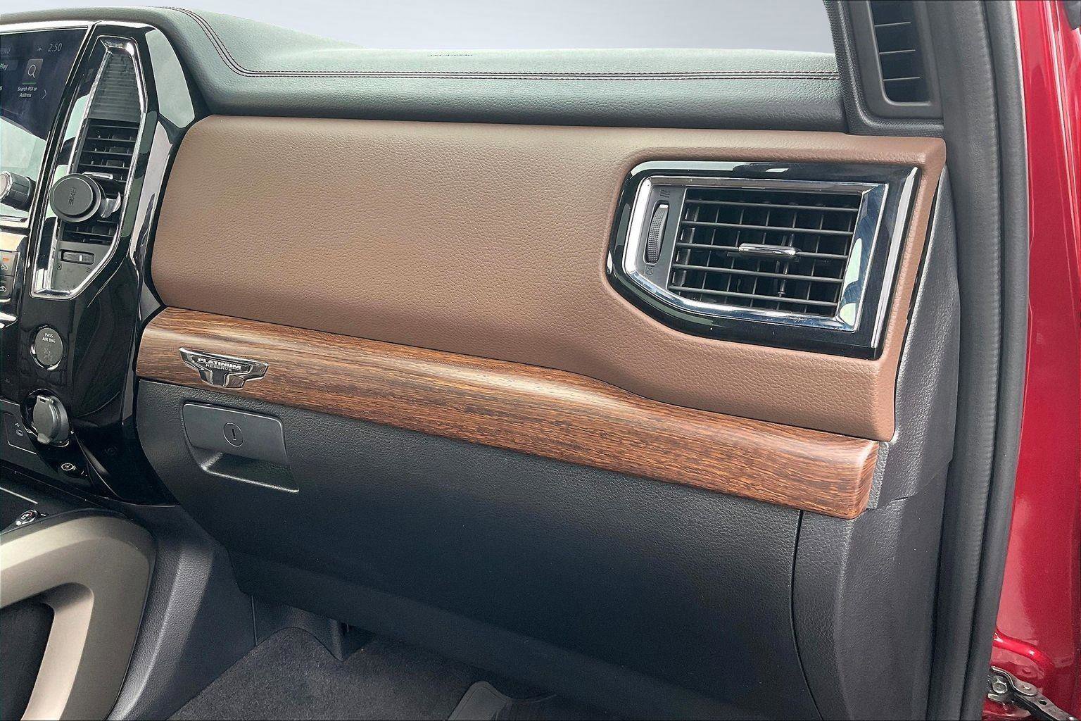 Used 2024 Nissan Titan Platinum Reserve w/ Moonroof Package image 18