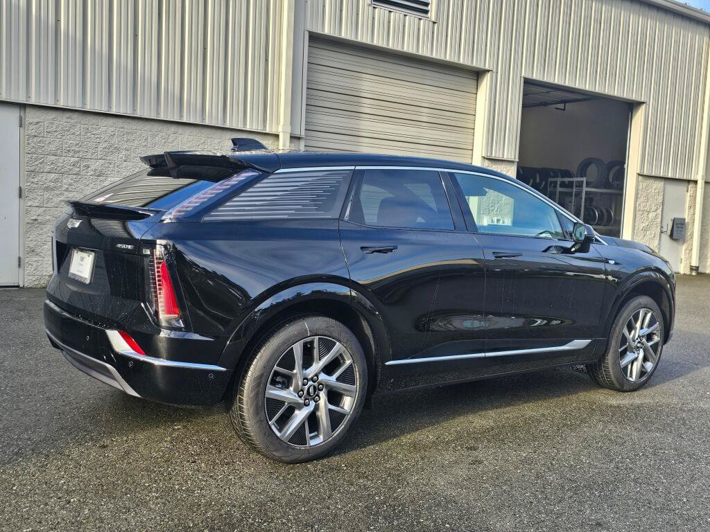 New 2026 Cadillac Optiq Luxury 1 RWD image 8