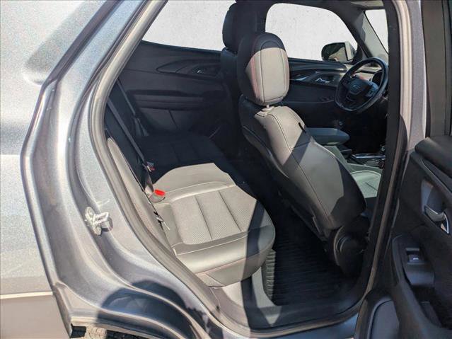 Used 2021 Chevrolet TrailBlazer RS w/ Sun and Liftgate Package FWD image 17