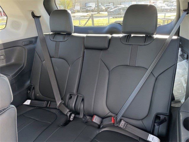 Certified 2025 Honda Pilot Touring image 27