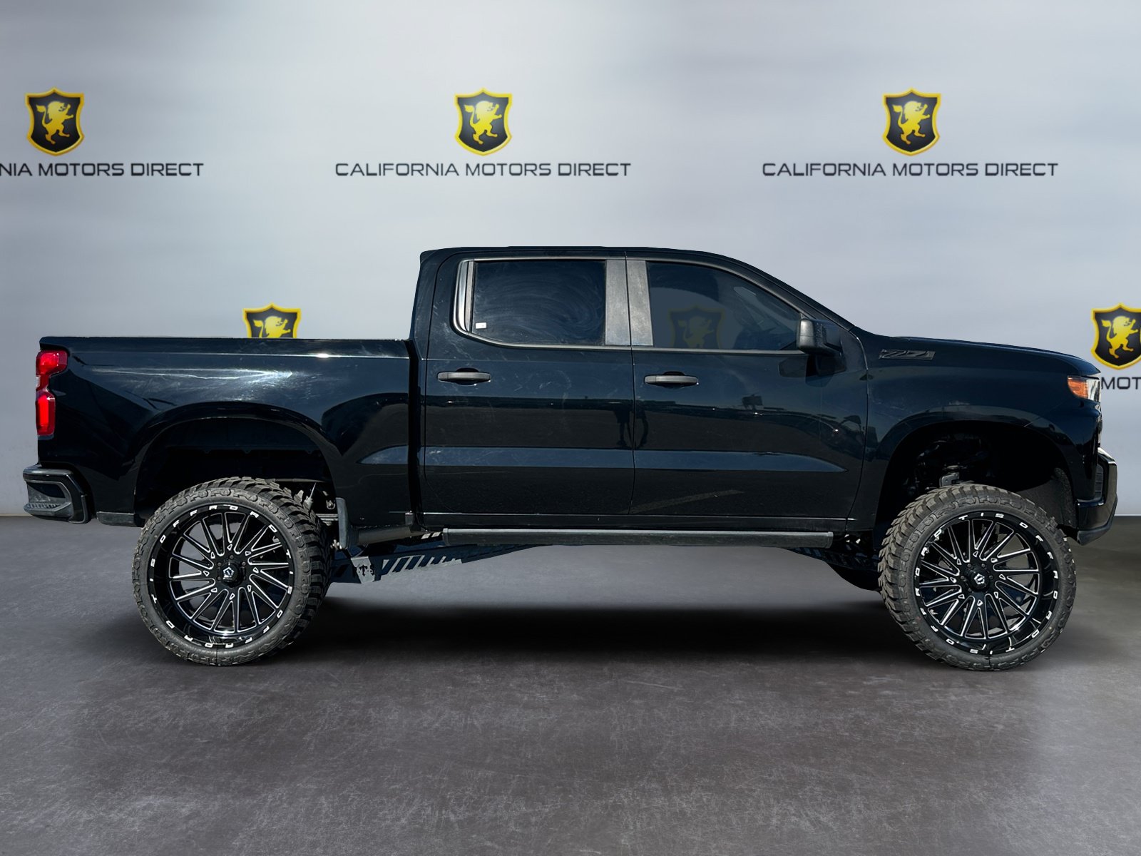 Used 2021 Chevrolet Silverado 1500 Custom Trail Boss w/ Midnight Edition AWD/4WD image 6