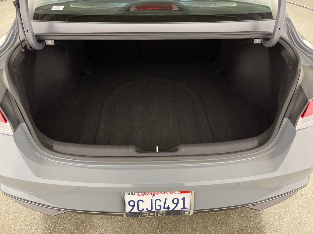 Certified 2023 Hyundai Elantra Limited image 9