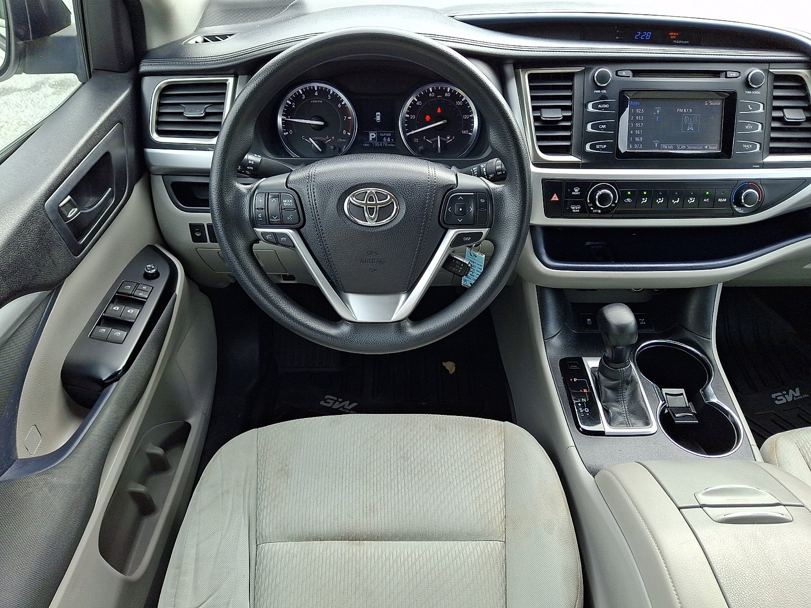 Used 2016 Toyota Highlander LE AWD/4WD image 11