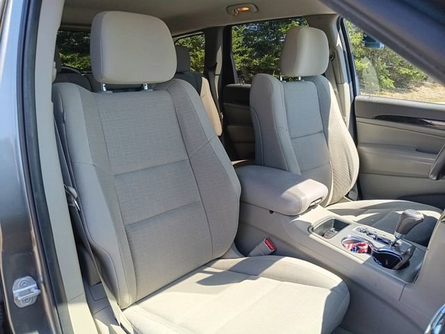 Used 2013 Jeep Grand Cherokee Laredo w/ Laredo E Group AWD/4WD image 13