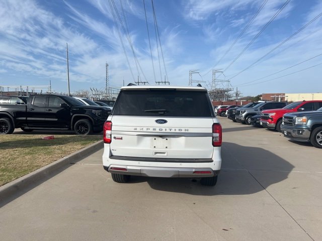 Used 2023 Ford Expedition XLT image 6