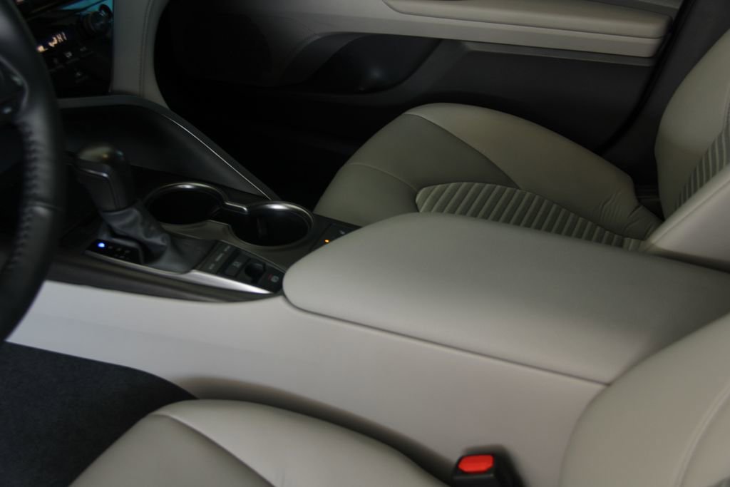 Used 2024 Toyota Camry SE image 19