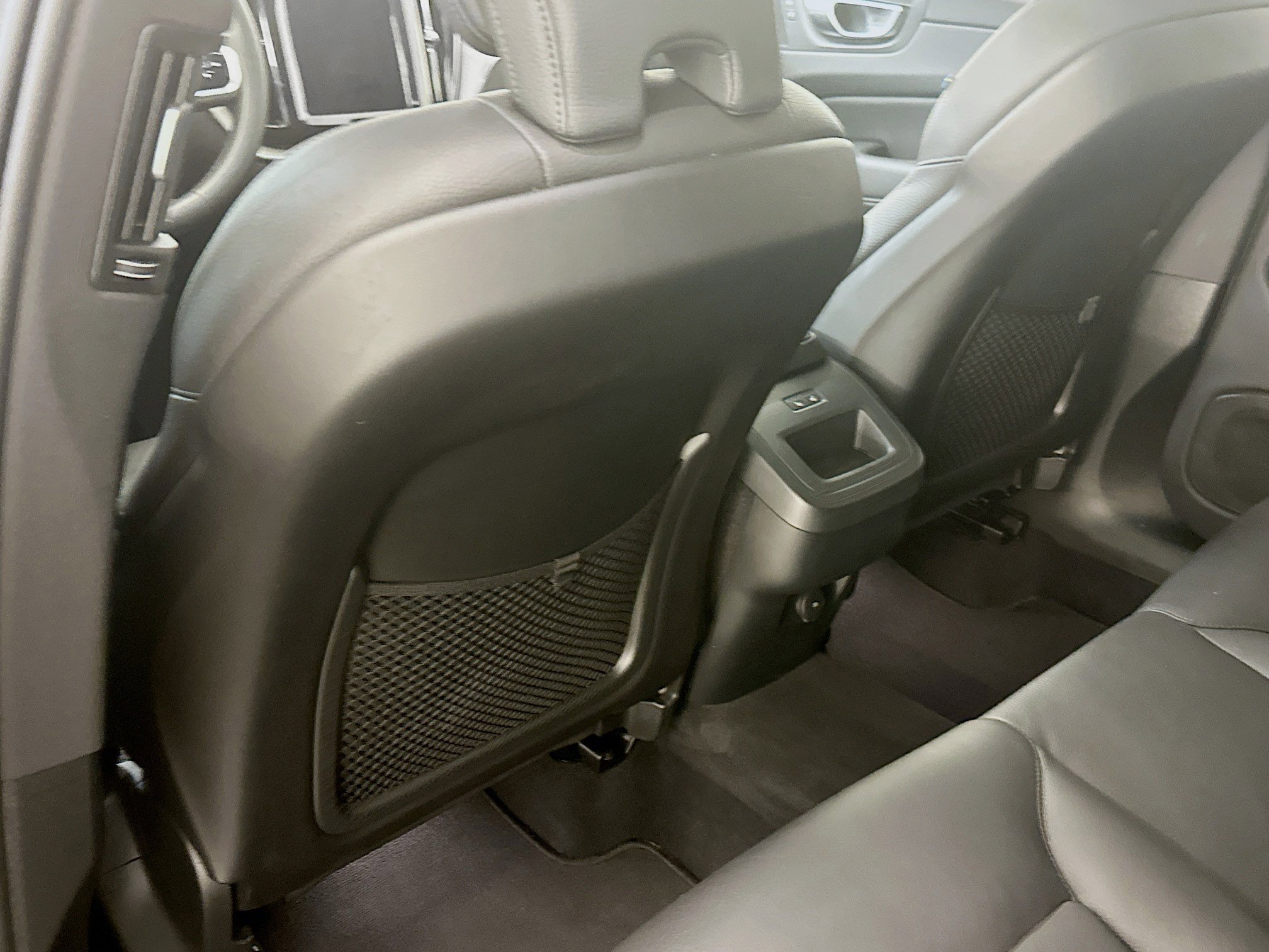 Used 2025 Volvo XC60 B5 Plus image 29