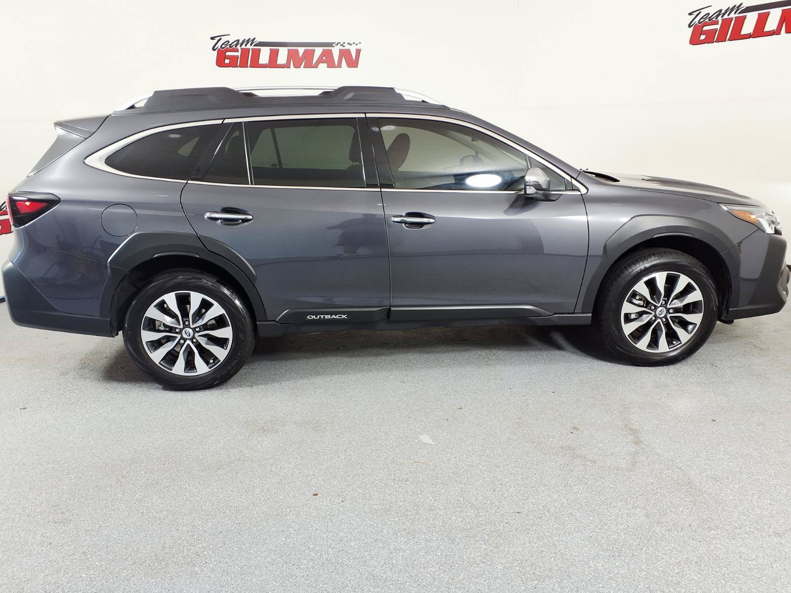 Used 2024 Subaru Outback Touring AWD/4WD image 3