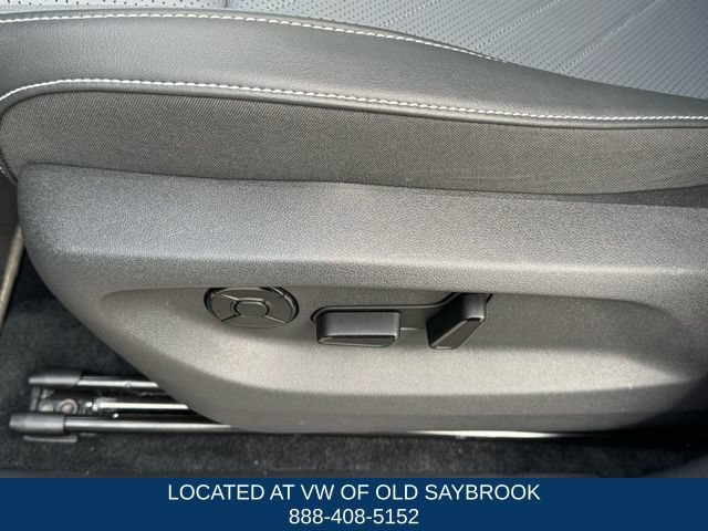 Certified 2025 Volkswagen Tiguan SE AWD/4WD image 34