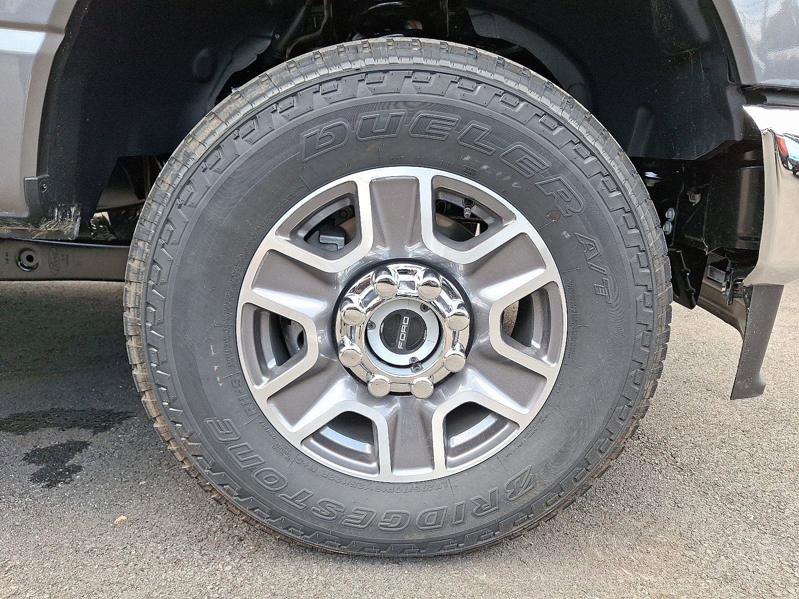 New 2025 Ford F250 XLT w/ FX4 Off-Road Package image 5