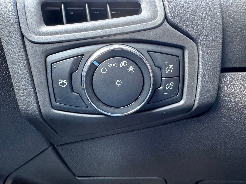 Used 2014 Ford Focus SE FWD image 30