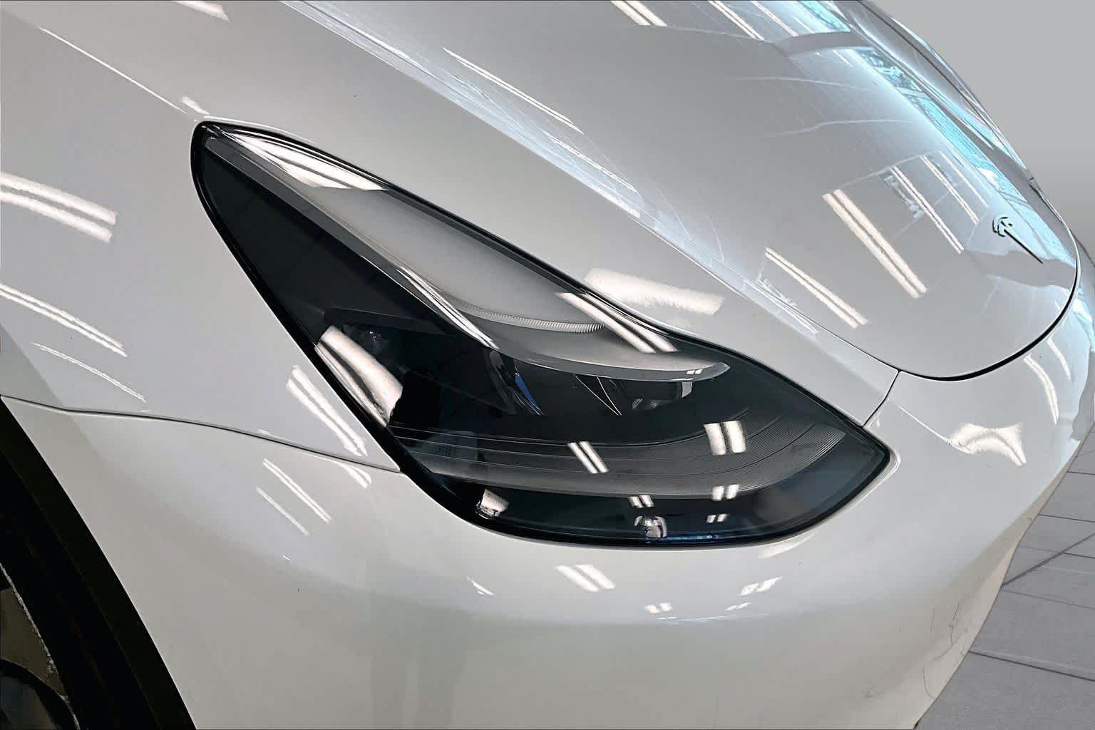 Used 2022 Tesla Model Y Performance AWD/4WD image 24