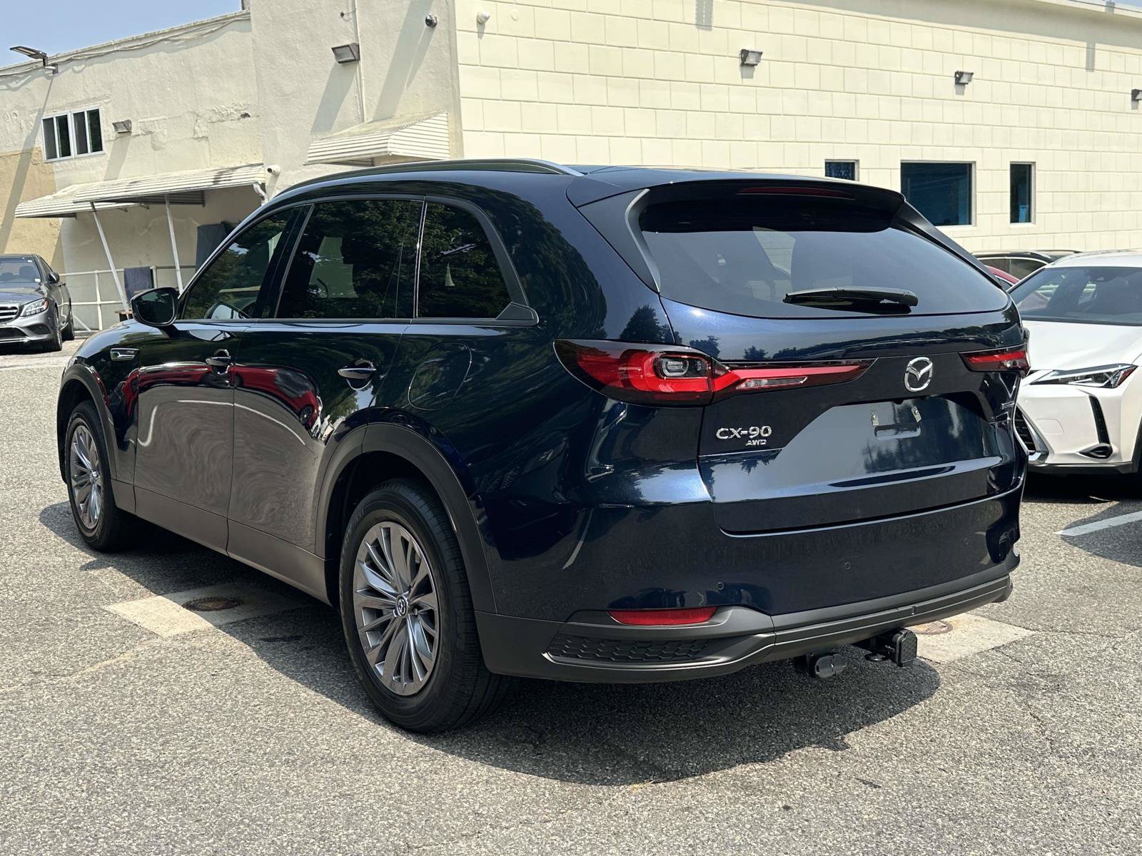 Used 2025 MAZDA CX-90 Plug-In Hybrid w/ Preferred AWD/4WD image 5