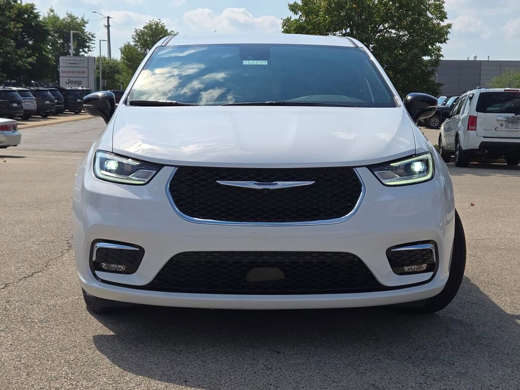 New 2026 Chrysler Pacifica Select image 5