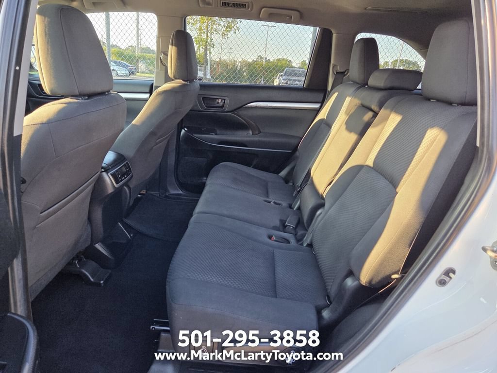 Used 2019 Toyota Highlander LE FWD image 8