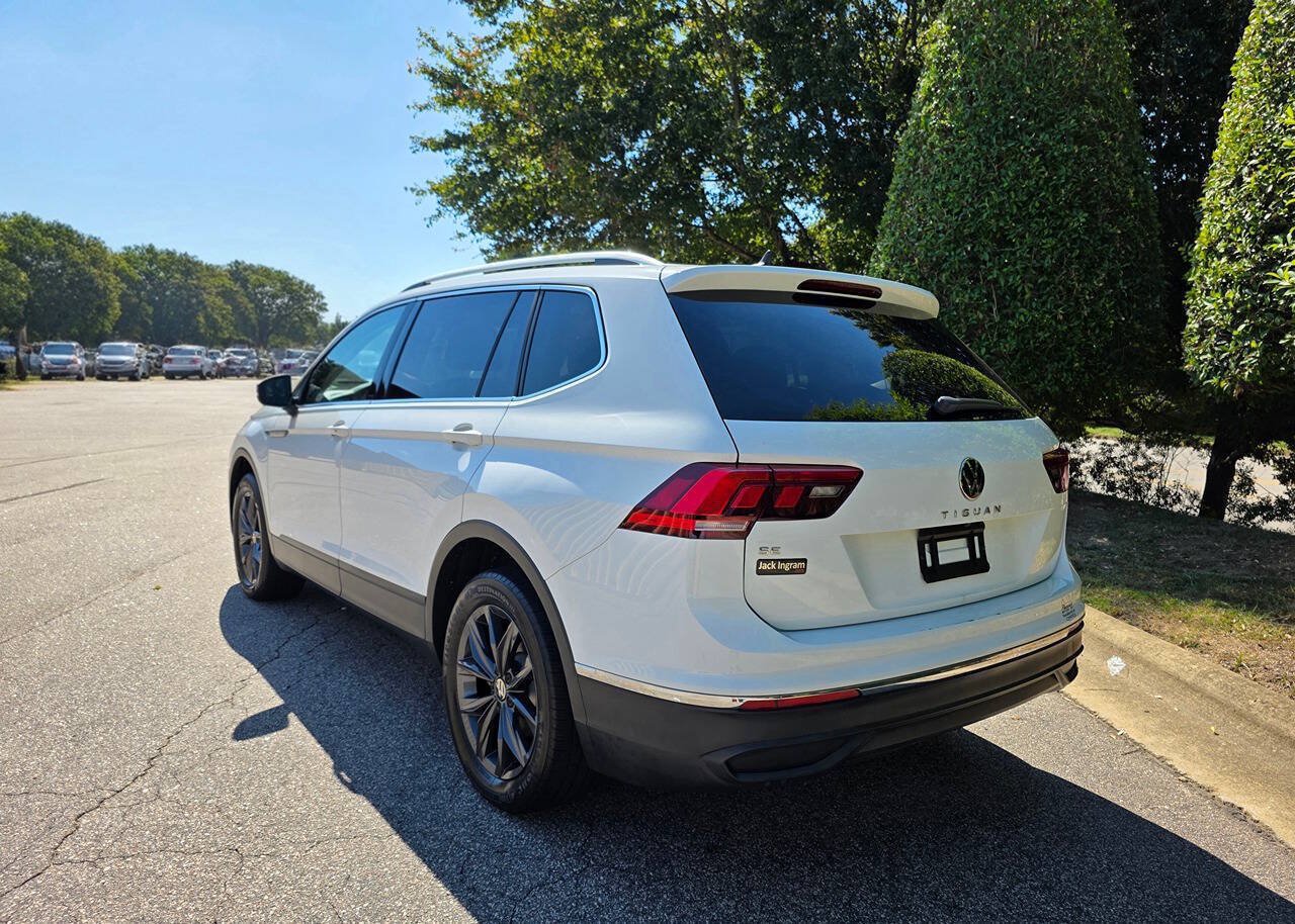 Used 2022 Volkswagen Tiguan SE FWD image 3