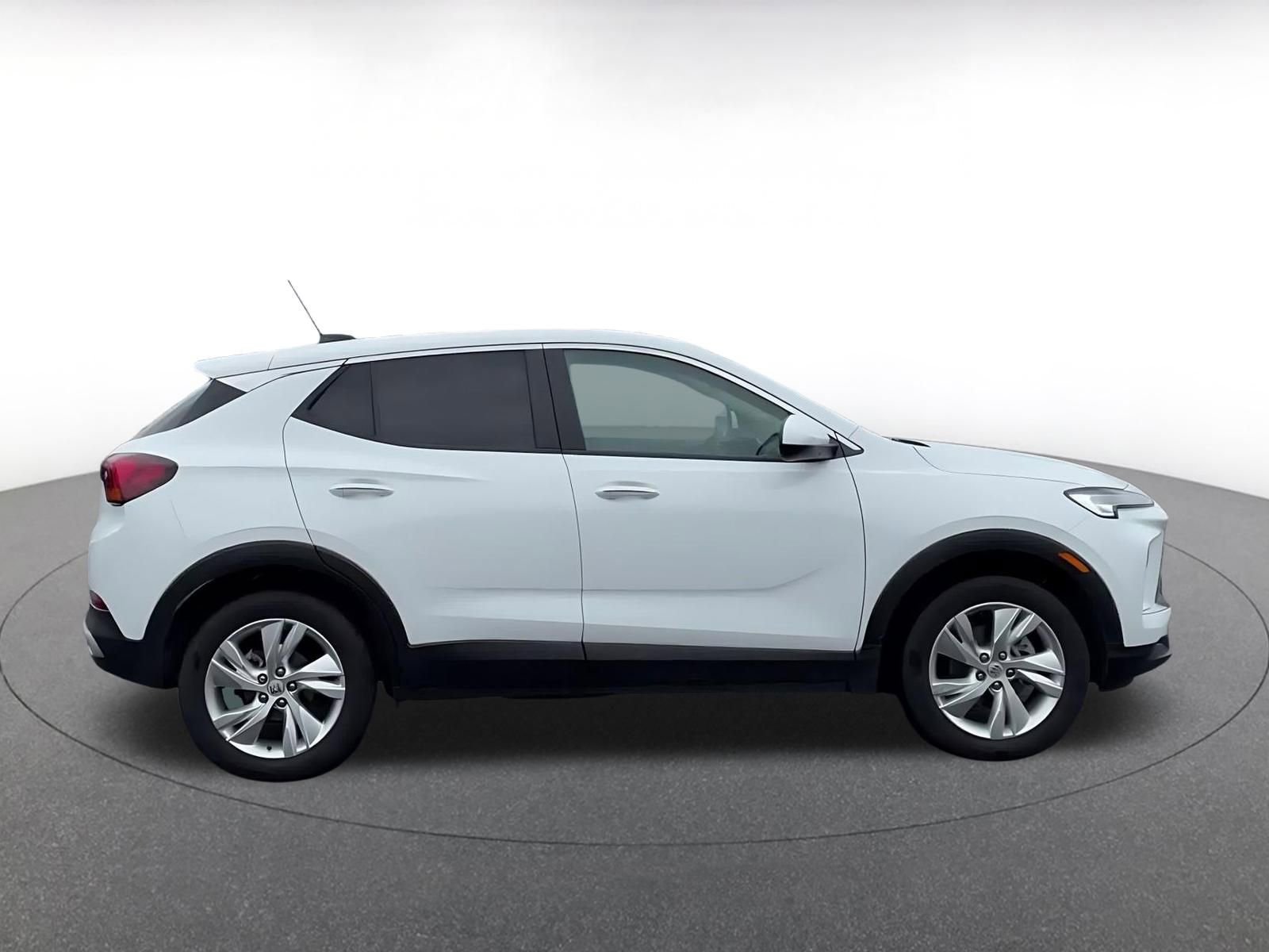 Used 2025 Buick Encore GX Preferred AWD/4WD image 17