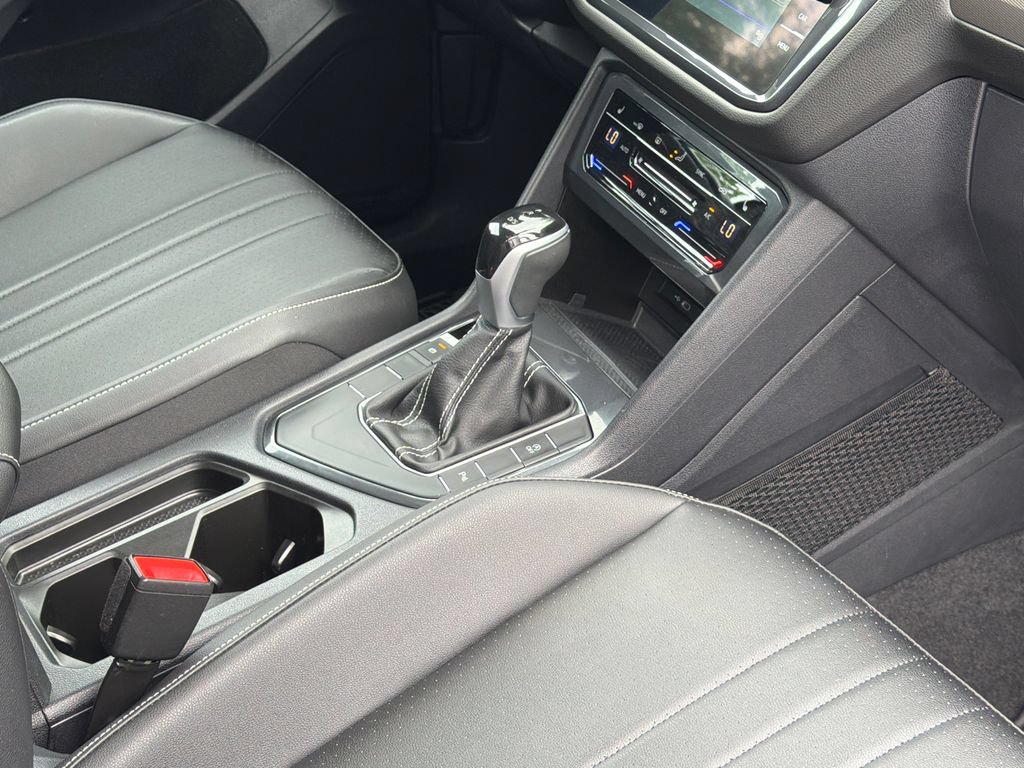 Certified 2023 Volkswagen Tiguan SE R-Line FWD image 11