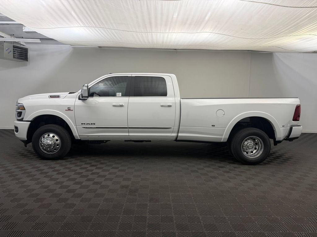 Used 2026 RAM 3500 Limited w/ Cold Weather Group AWD/4WD image 2