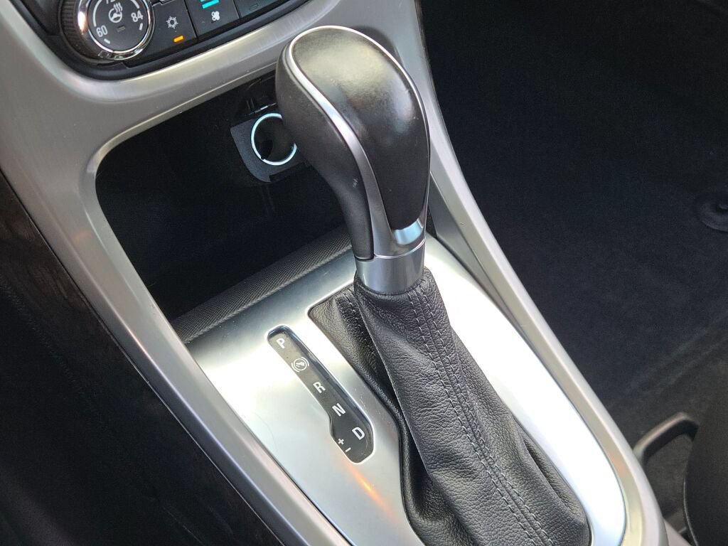 Used 2013 Buick Verano Leather FWD image 30