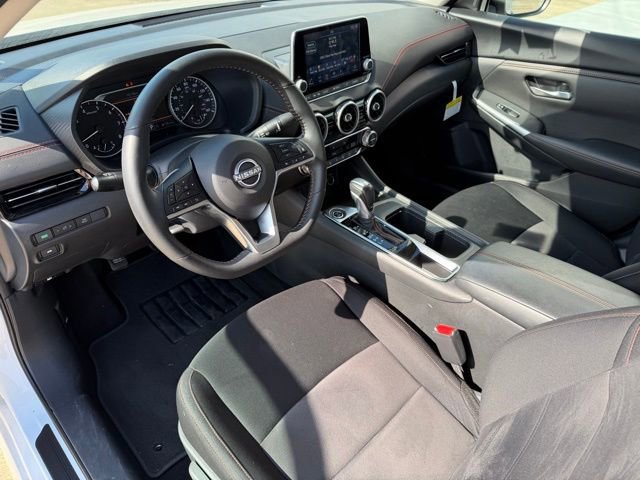 Used 2025 Nissan Sentra SR image 11