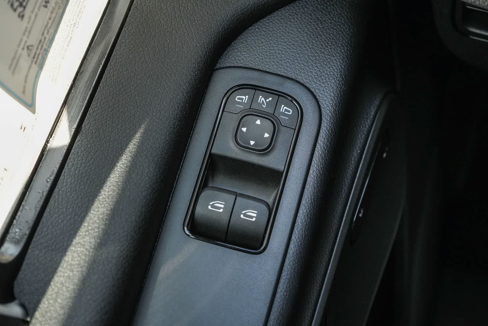 New 2025 Mercedes-Benz eSprinter 170 Cargo image 23
