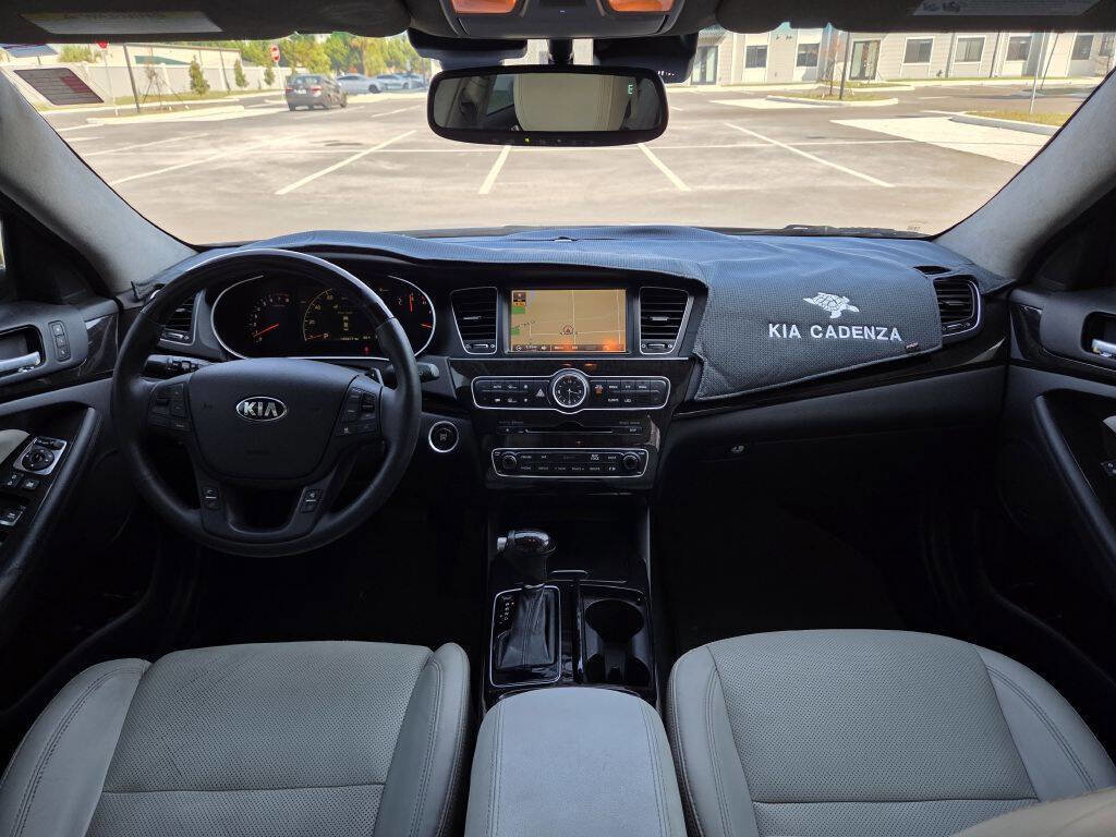Used 2014 Kia Cadenza Premium w/ Technology Package image 21
