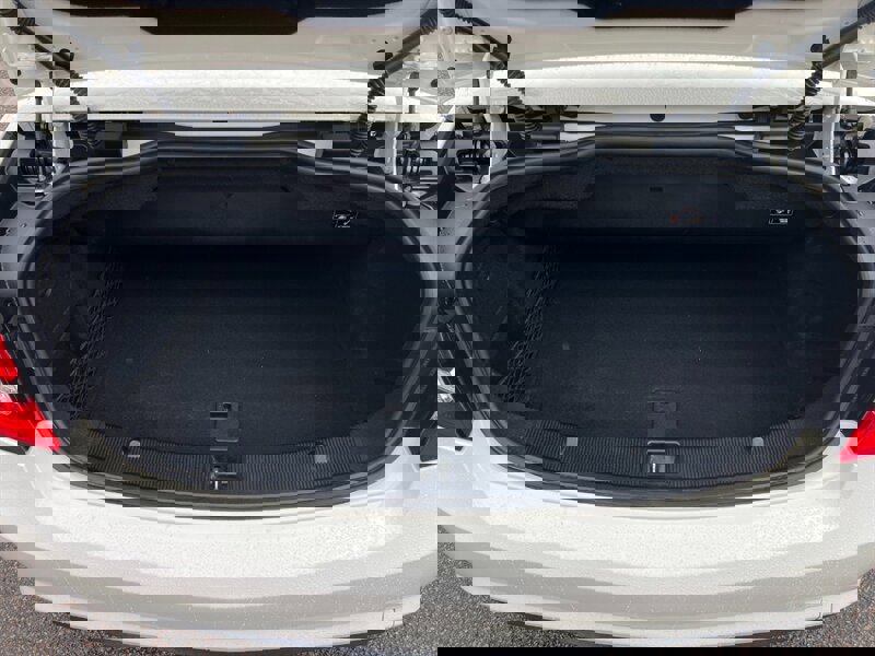 Used 2011 Mercedes-Benz E 550 Cabriolet image 11