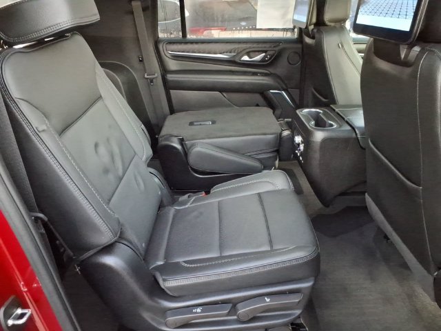 Used 2024 GMC Yukon XL Denali w/ Advanced Technology Package AWD/4WD image 23