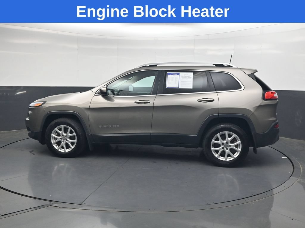 Used 2018 Jeep Cherokee Latitude w/ Cold Weather Group AWD/4WD image 7