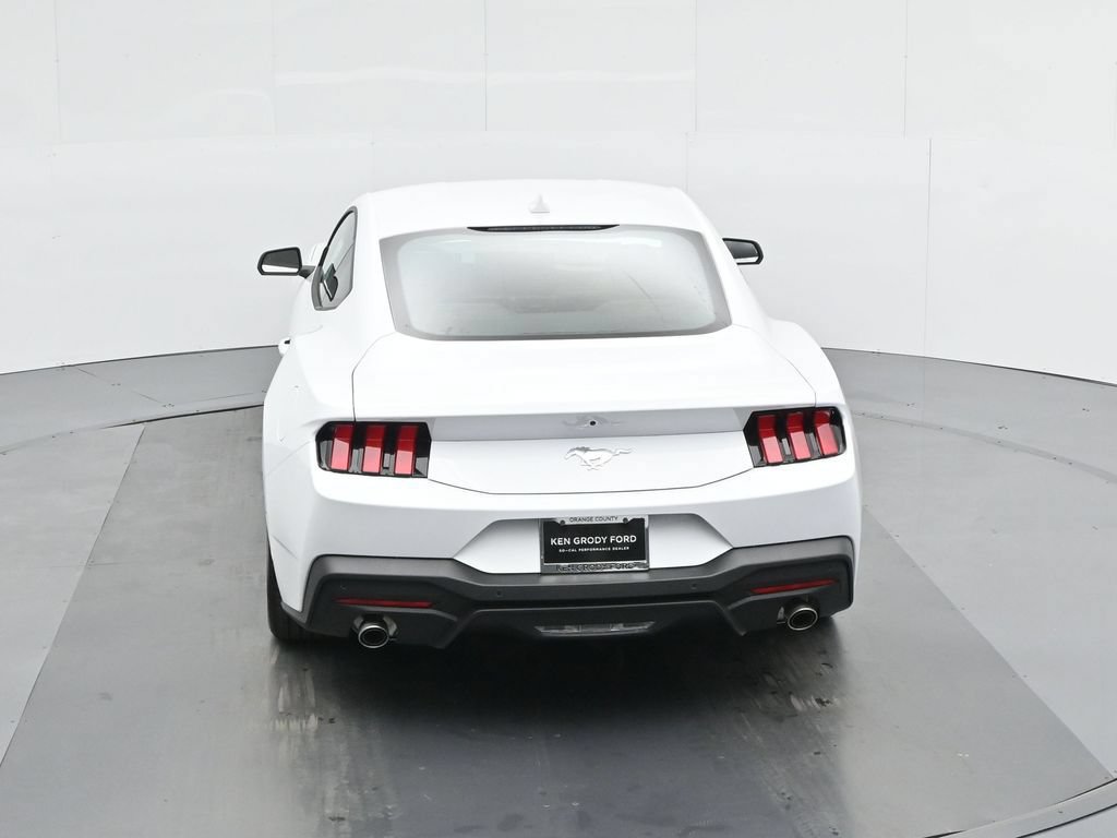 Used 2025 Ford Mustang Coupe RWD image 38