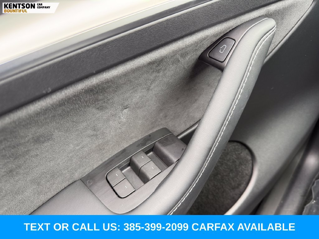 Used 2023 Tesla Model Y Performance AWD/4WD image 18