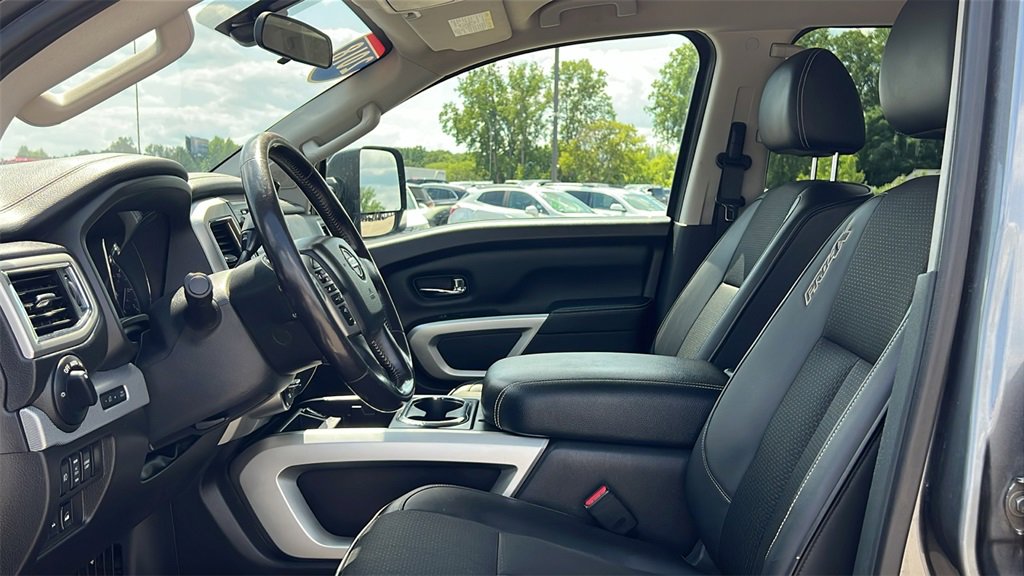 Used 2018 Nissan Titan PRO-4X image 8