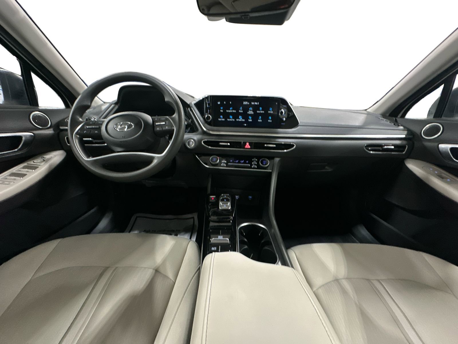 Certified 2023 Hyundai Sonata SEL w/ Preferred Accessory Package FWD image 13