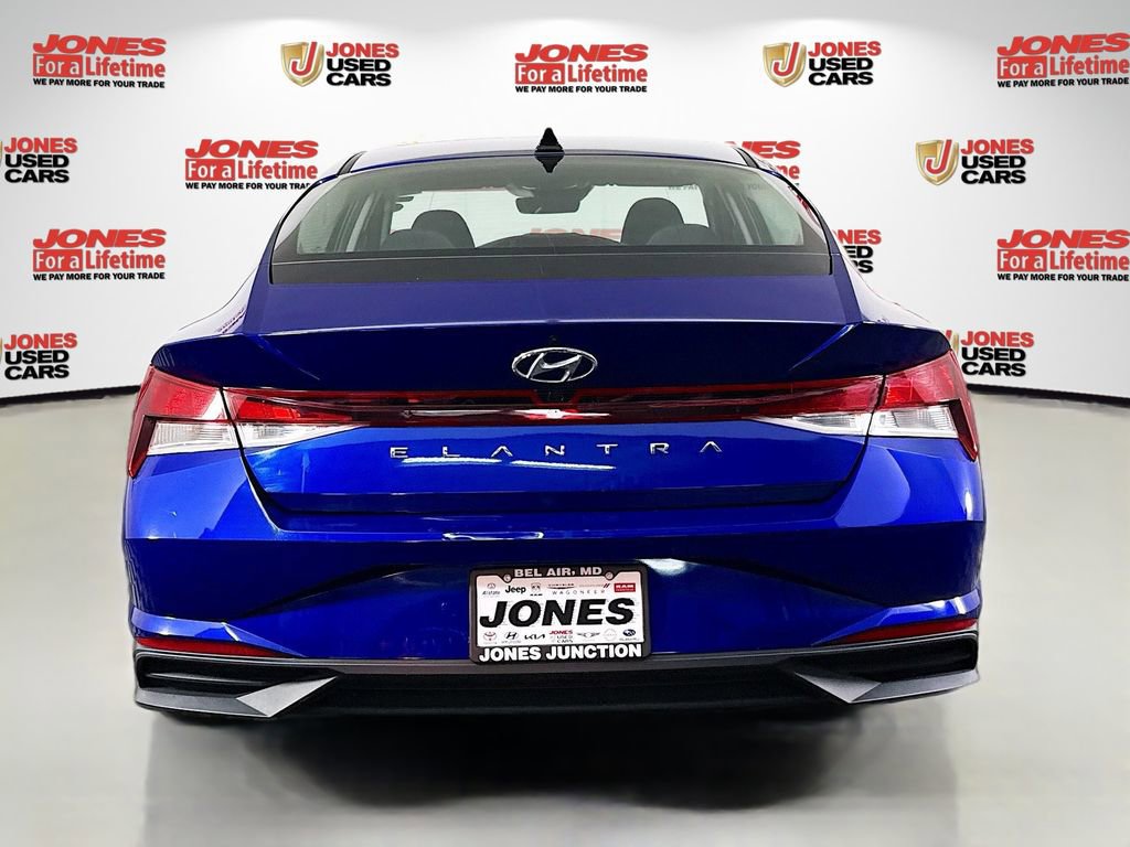 Certified 2021 Hyundai Elantra SEL w/ Convenience Package image 14