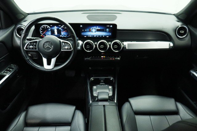 Used 2022 Mercedes-Benz GLB 250 w/ Premium Package image 24
