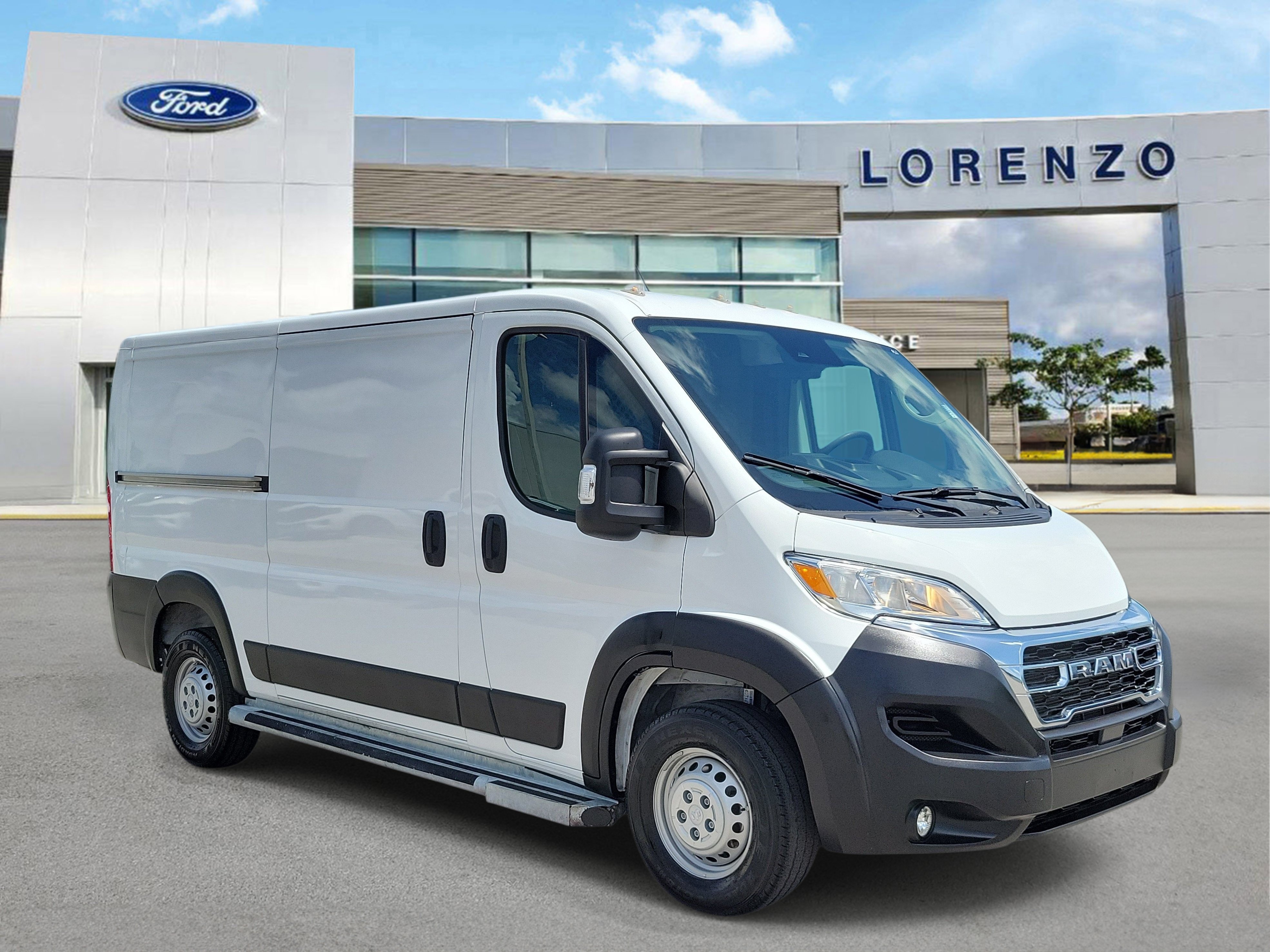 Used 2025 RAM ProMaster 2500 w/ U-Haul Equipment Group FWD image 3